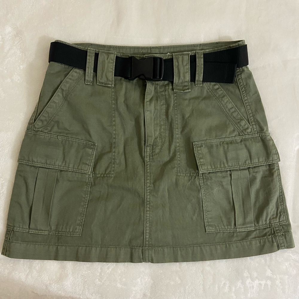 American Eagle Outfitters Green Cargo Mini Skirt with Black Belt
